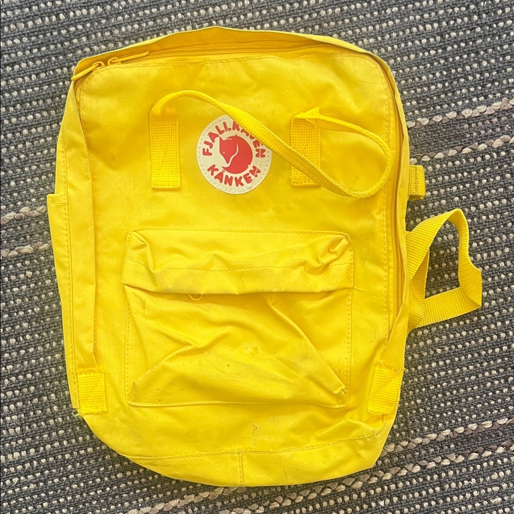 Fjallraven Kånken 16 L Yellow Backpack